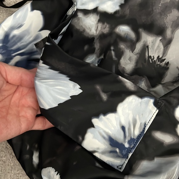 TUMI flower print Luggage Pack, NWOT - Picture 7 of 8